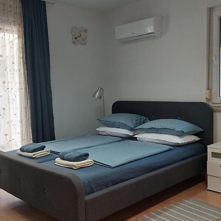 Studio 7Even Ground Floor Pula Exterior foto